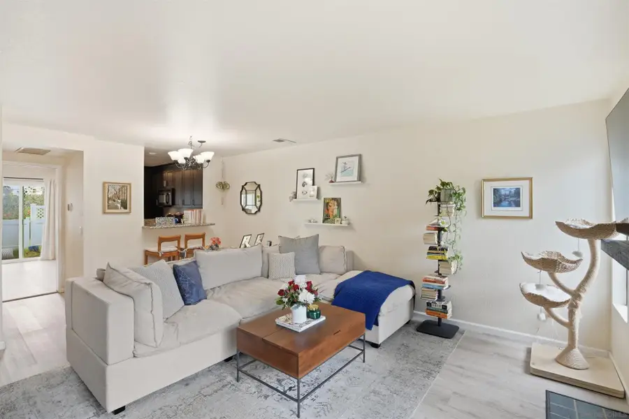 857 Violet Ct, Carlsbad, CA 92011 - #2