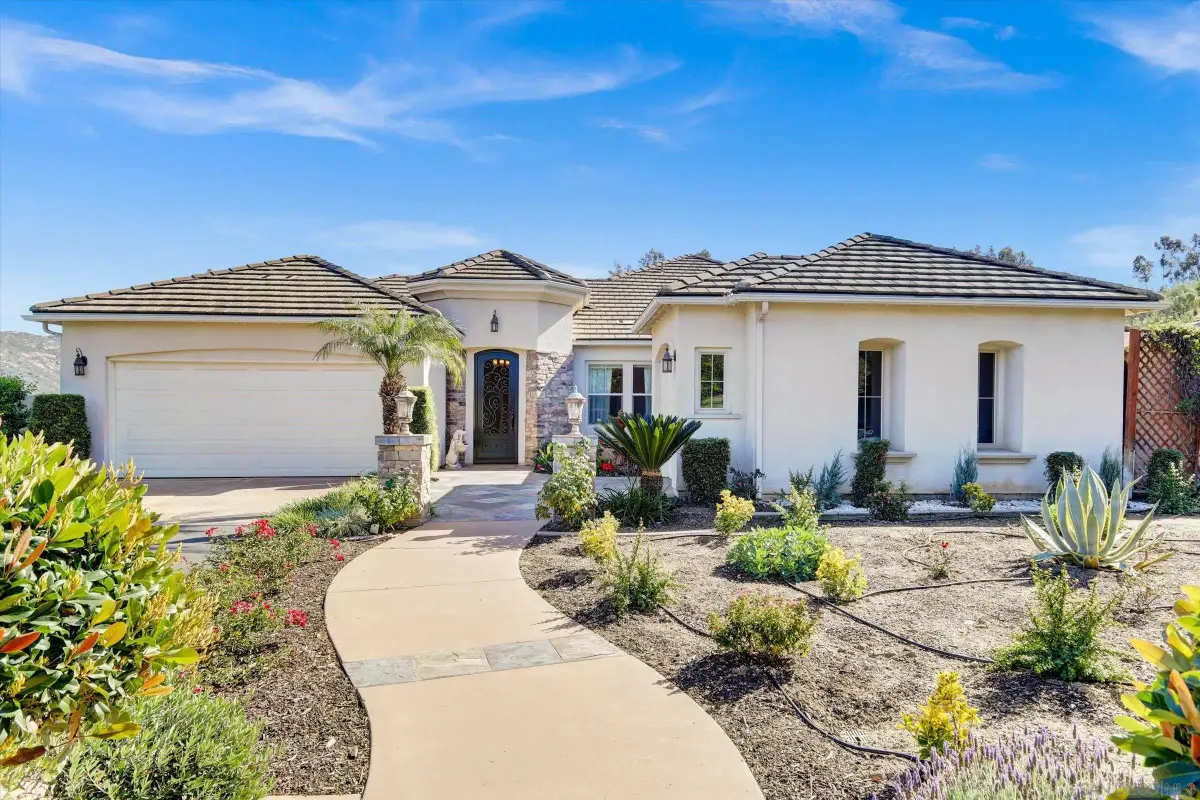 25440 Rue Lausanne, Escondido, CA 92026 - #1
