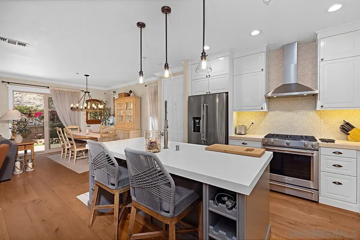 2756 Bellezza Dr., San Diego, CA 92108 - #1