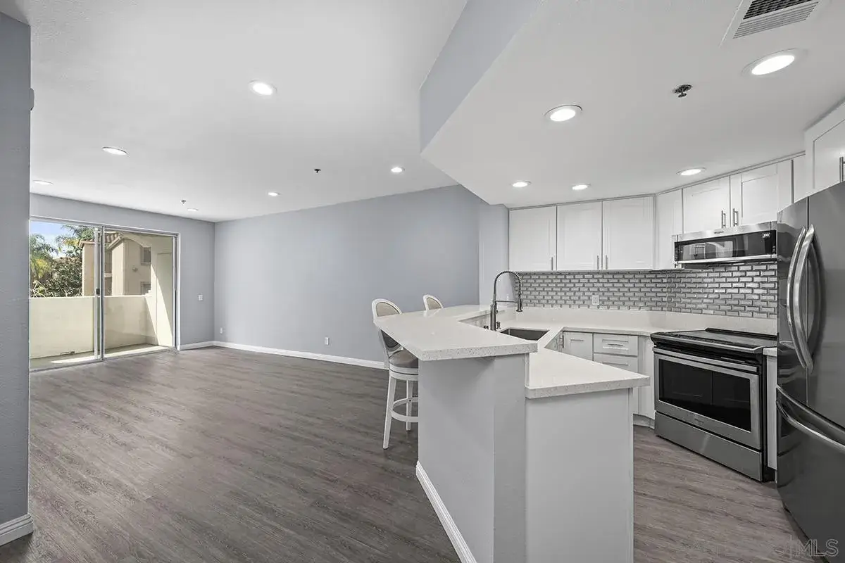 640 Camino De La Reina #1206, San Diego, CA 92108 - #1