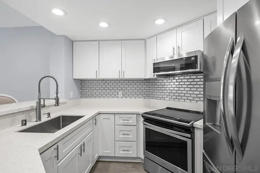 640 Camino De La Reina #1206, San Diego, CA 92108 - #3