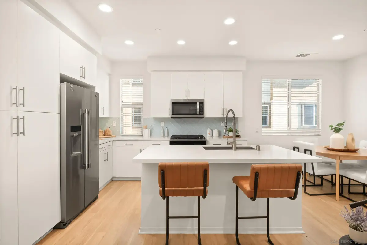 1118 Via Lucero, Oceanside, CA 92056 - #1