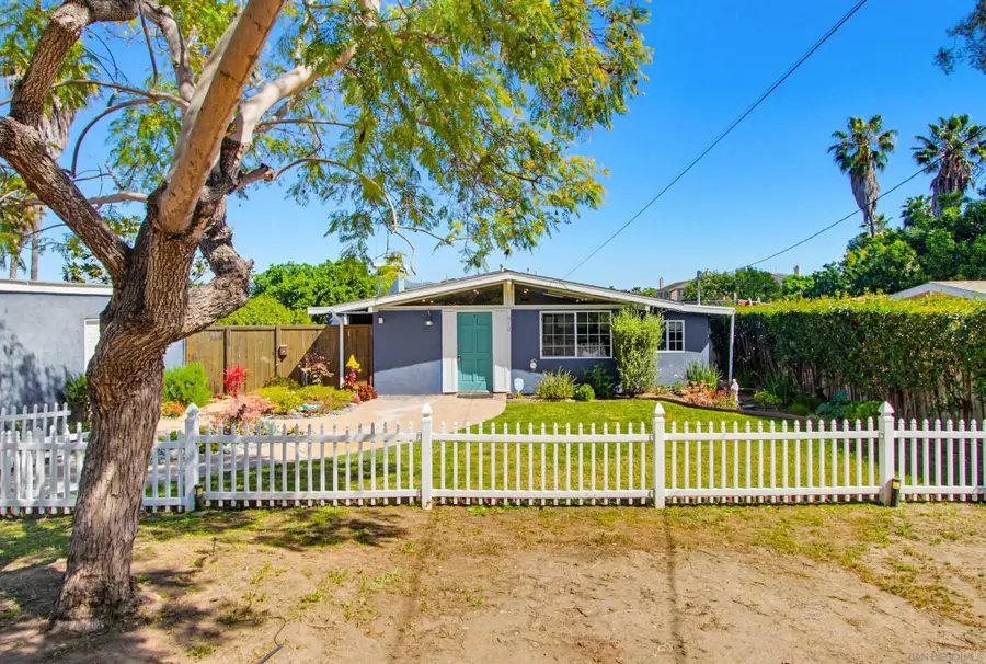 810 Anns Way, Vista, CA 92083 - #3