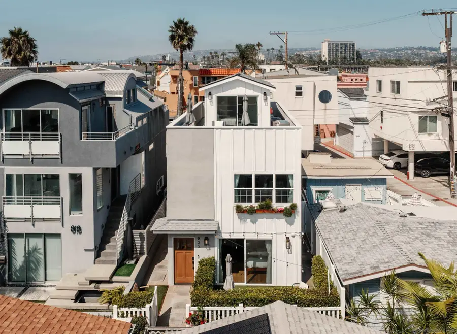 822 Seagirt Ct, San Diego, CA 92109 - #2