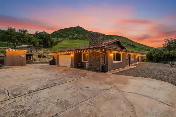 1861 Vista De La Montana, El Cajon, CA 92019