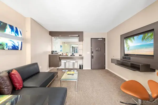 207 5th Ave #1043, San Diego, CA 92101