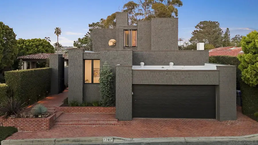 7747 Whitefield, La Jolla, CA 92037 - #2