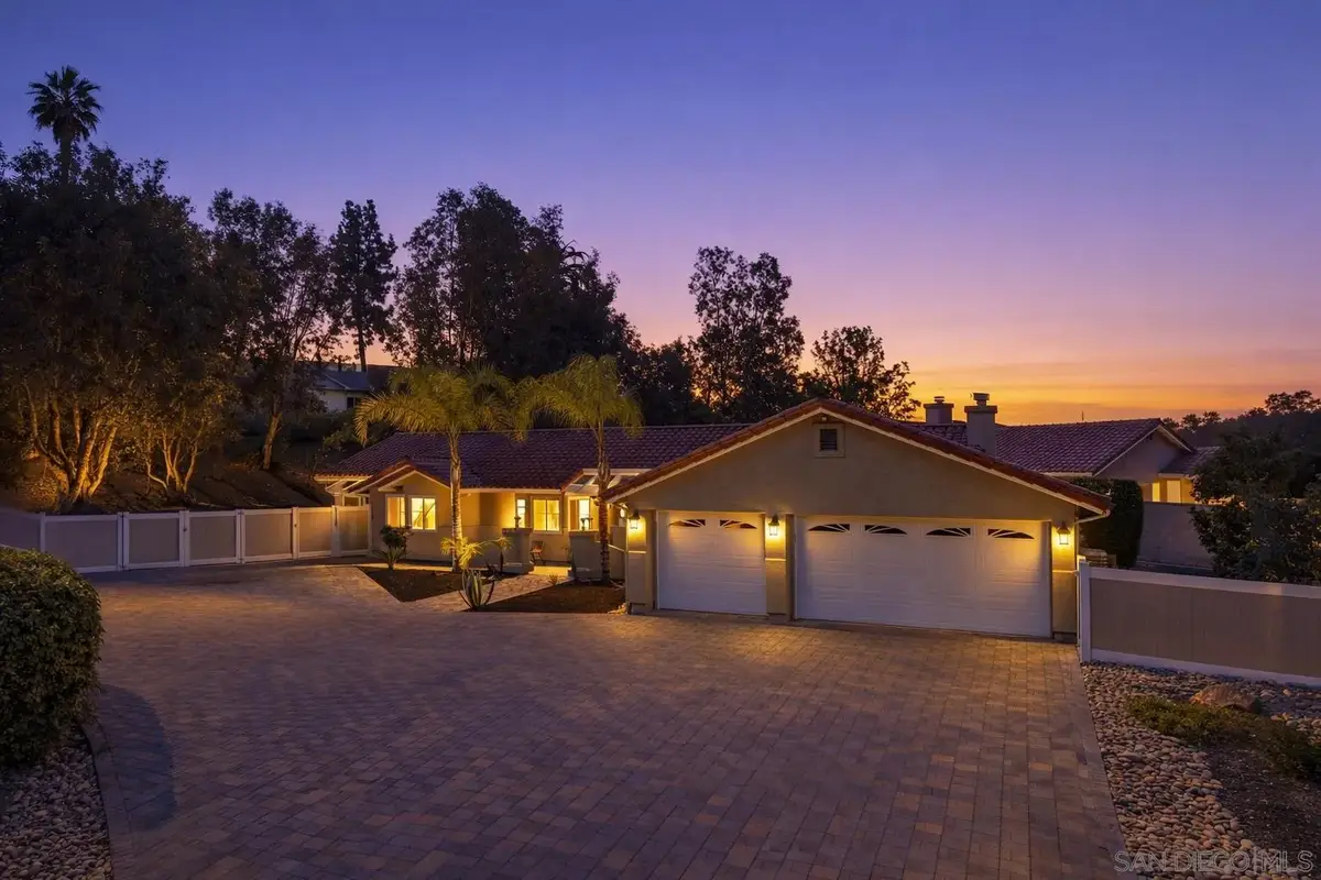 1157 Whispering Highlands Dr, Escondido, CA 92027 - #1