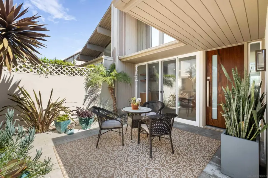 119 Via Coronado, Rancho Santa Fe, CA 92091 - #3