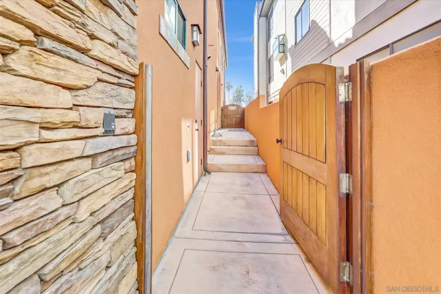 2636-38 Strand Way, San Diego, CA 92109 - #2