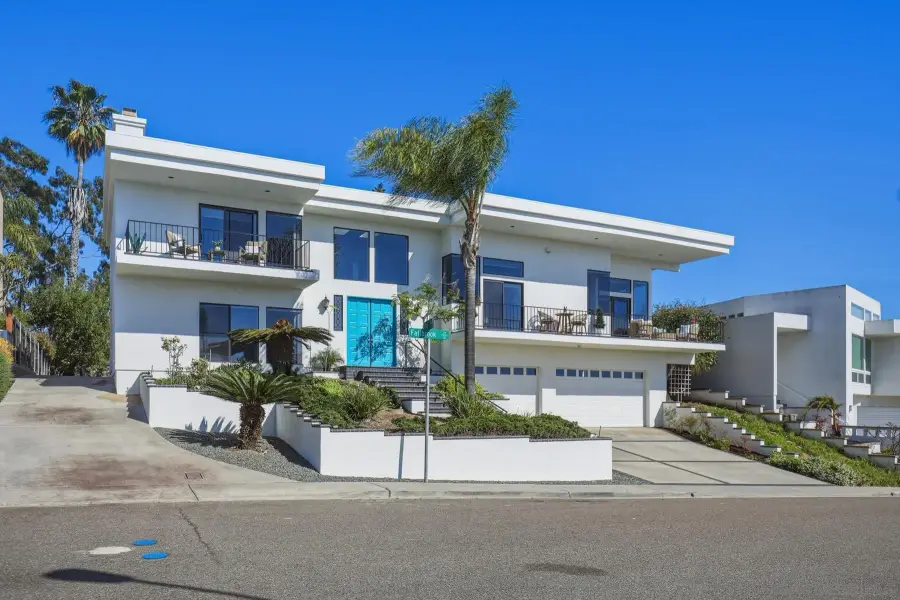 2875 Fallbrook Ln, San Diego, CA 92117 - #2