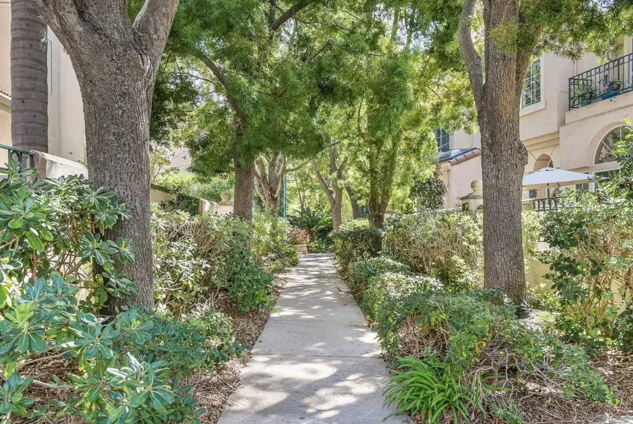 5117 Renaissance Ave #D, San Diego, CA 92122 - #2