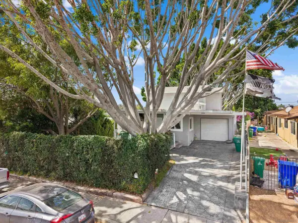 2530 44th, San Diego, CA 92105