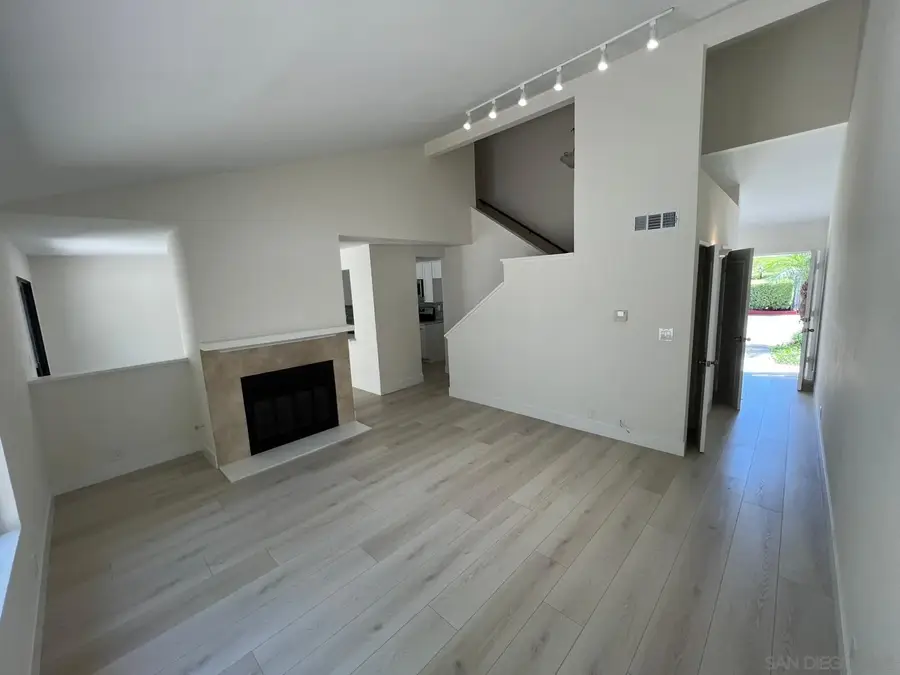 283 Durian, Vista, CA 92083 - #2