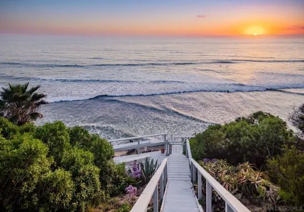 1036 Neptune Ave, Encinitas, CA 92024