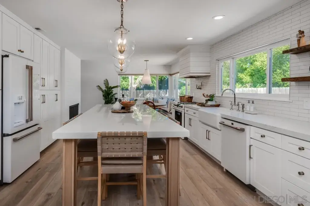 7634 Flag Lake, San Diego, CA 92119 - #1