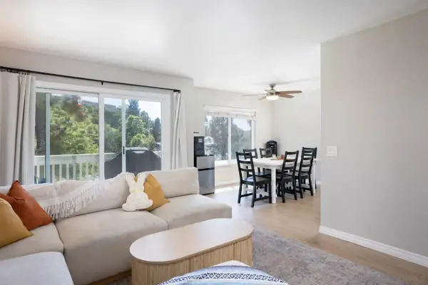 4241 Mesa Vista Way, Unit 5 #5, Oceanside, CA 92057