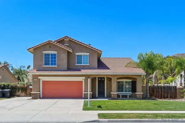 1427 Alabaster, Hemet, CA 92545