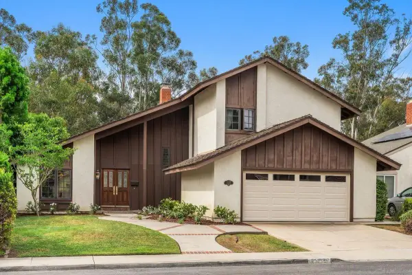 10575 Canyon Lake Dr, San Diego, CA 92131