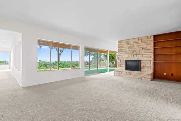 5877 Soledad Mountain Road, La Jolla, CA 92037