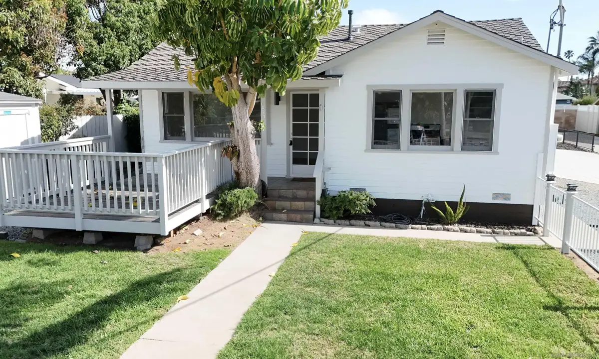 1027 Knowles Ave., Carlsbad, CA 92008 - #1