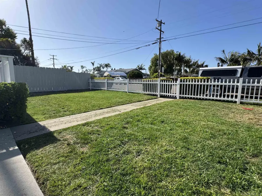 1011 Knowles Ave., Carlsbad, CA 92008 - #3