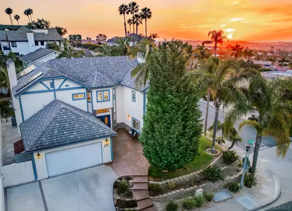 6823 Corintia St, Carlsbad, CA 92009