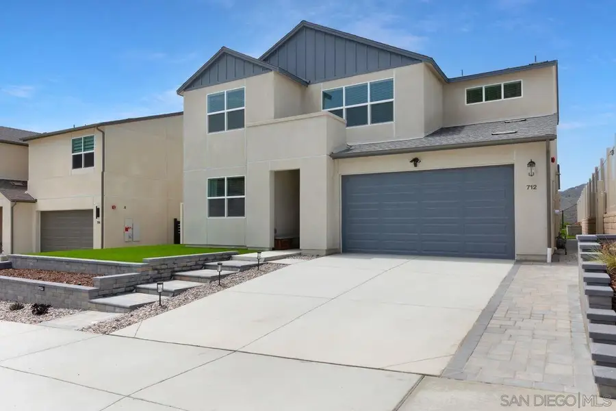 712 Meadowood St., Fallbrook, CA 92028 - #2