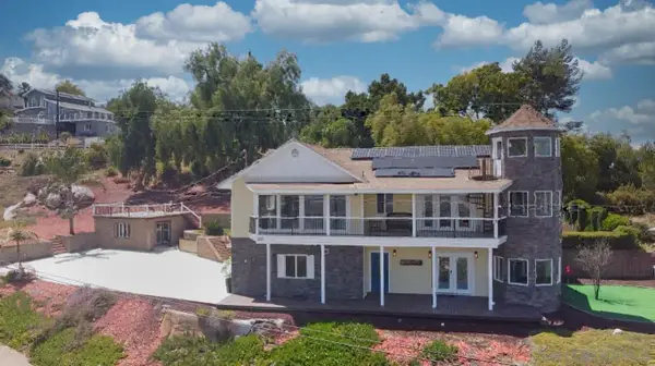 205 Highline Trail, El Cajon, CA 92021