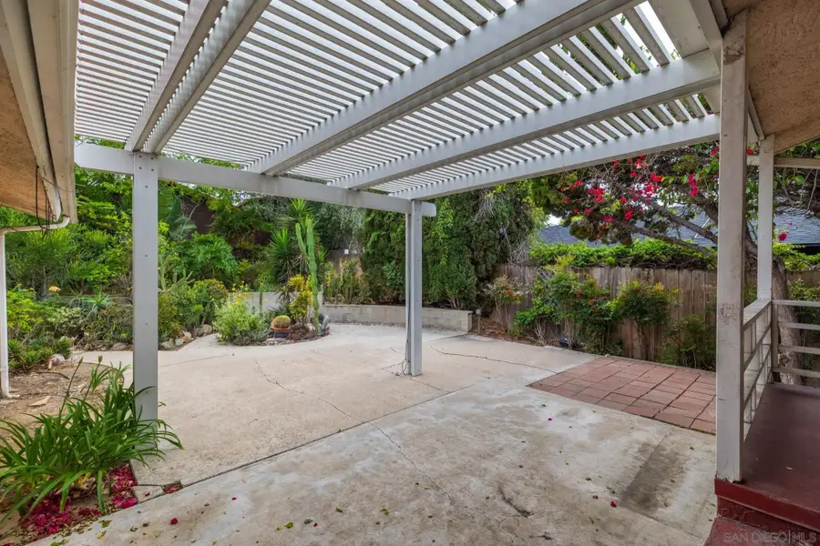 8231 Roy St, Lemon Grove, CA 91945 - #2