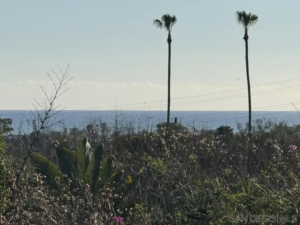 2850 Highland Dr., Carlsbad, CA 92008 - #1