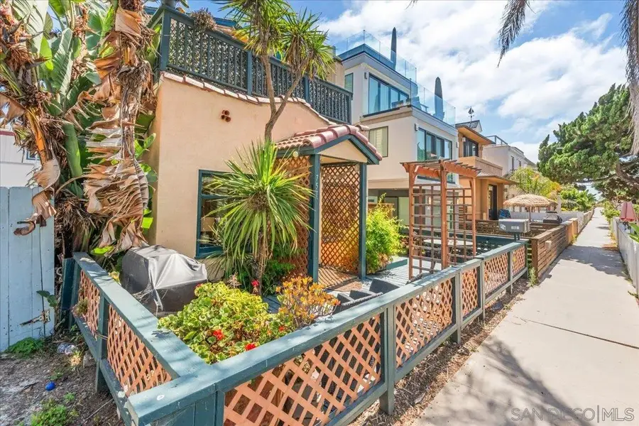 751 Yarmouth Court, San Diego, CA 92109 - #3
