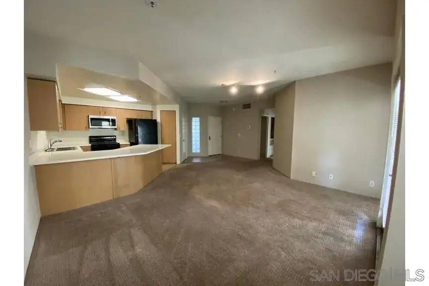 655 Columbia St #110, San Diego, CA 92101 - #3