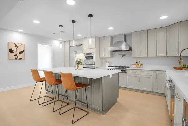 6 Bahama Bnd, Coronado, CA 92118