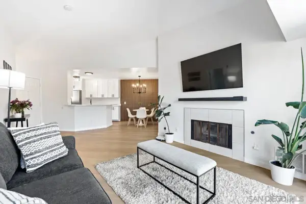 7048 Camino Degrazia #237, San Diego, CA 92111