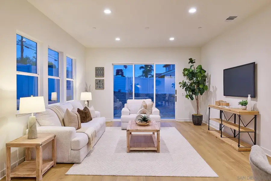 789 Michael Ct, Vista, CA 92081 - #2
