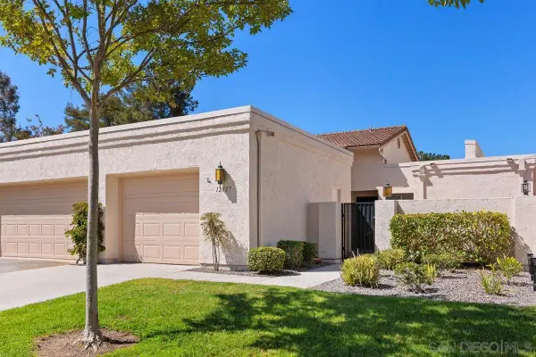 12827 Via Moura, San Diego, CA 92128