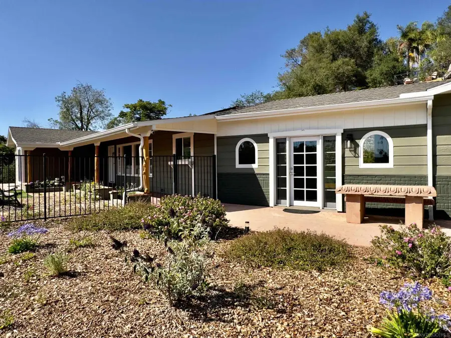 1418 York Dr, Vista, CA 92084 - #2