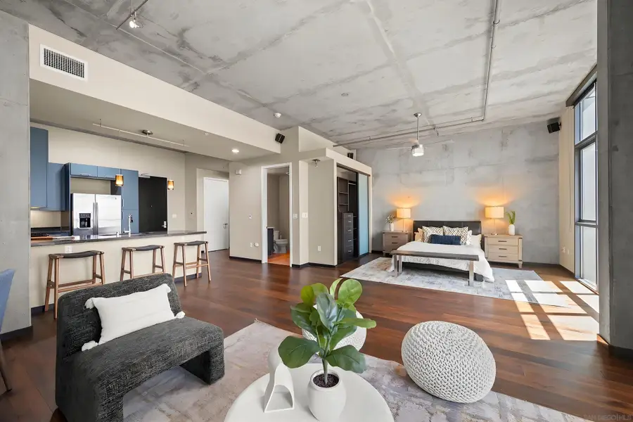 527 10th Ave #302, San Diego, CA 92101 - #2