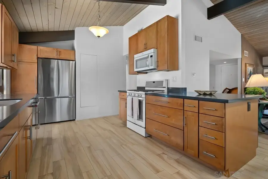 2512 San Joaquin, San Diego, CA 92109 - #2
