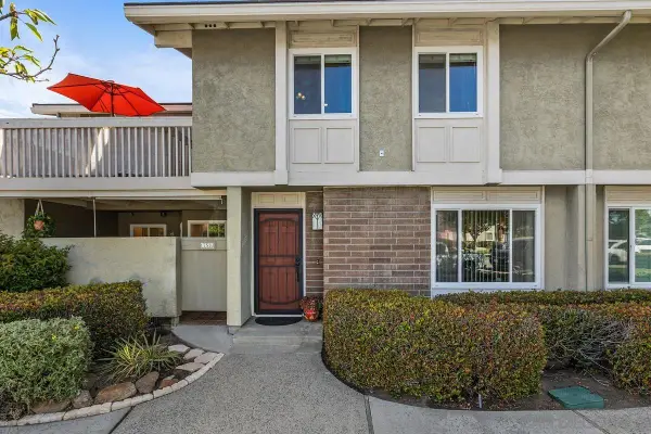17533 Fairlie Rd, Rancho Bernardo, CA 92128