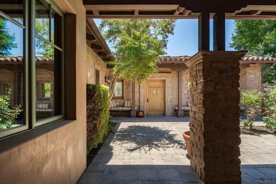 18504 Calle La Serra, Rancho Santa Fe, CA 92091 - #3