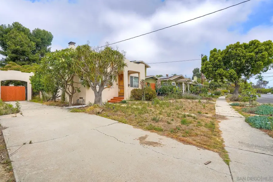 3378 N Mountain View Dr, San Diego, CA 92116 - #2
