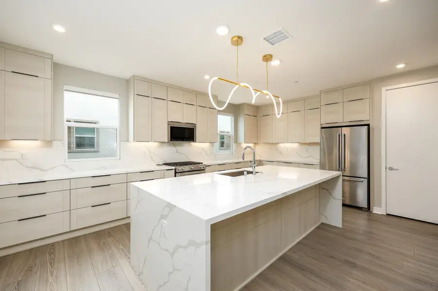 2641 Everly Dr Civita, San Diego, CA 92108 - #3