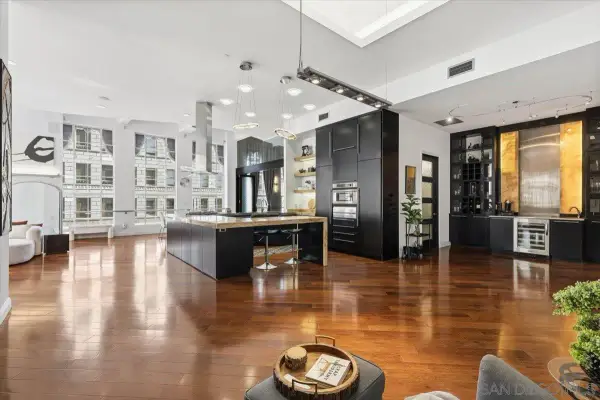 950 6th Ave #432, San Diego, CA 92101