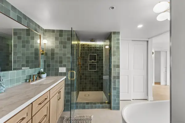 230 W Laurel St #502, San Diego, CA 92101