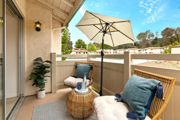 8811 Gilman Dr #H, La Jolla, CA 92037