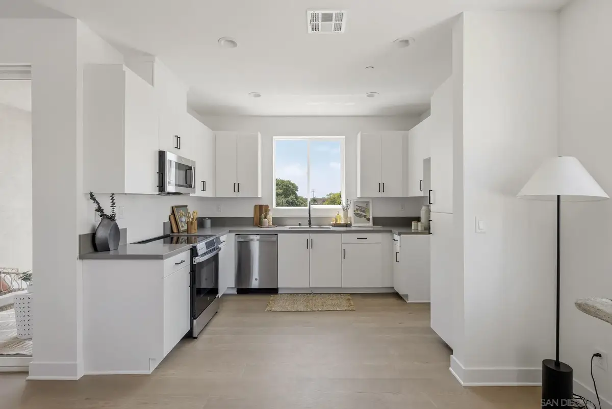 201 Sarina Ln, San Marcos, CA 92069 - #1