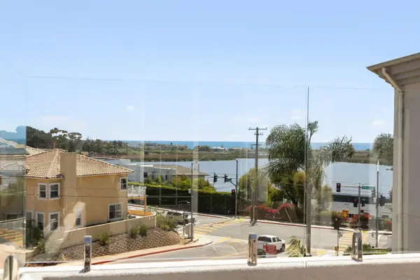1128 Las Flores, Carlsbad, CA 92008