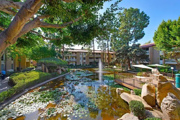 1855 Diamond #5-230, San Diego, CA 92109
